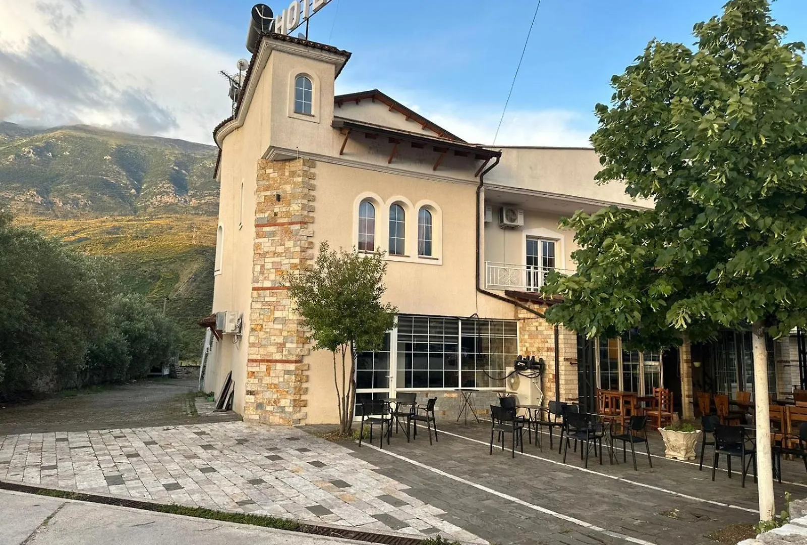 Hotel Tepelena  Tepelene